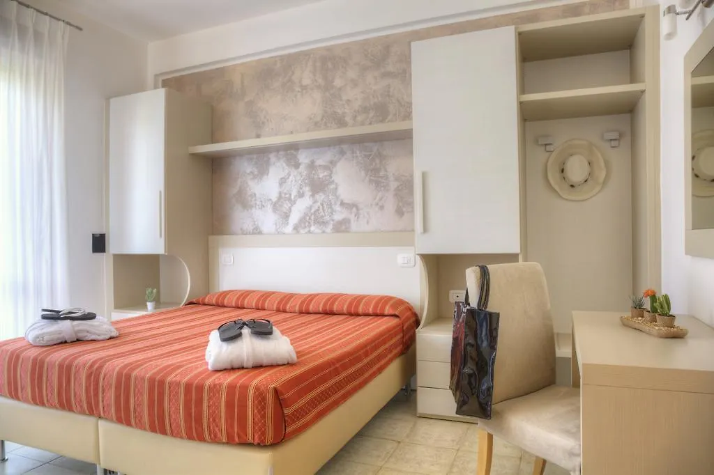***  Menfi Otel Lido di Jesolo İtalya