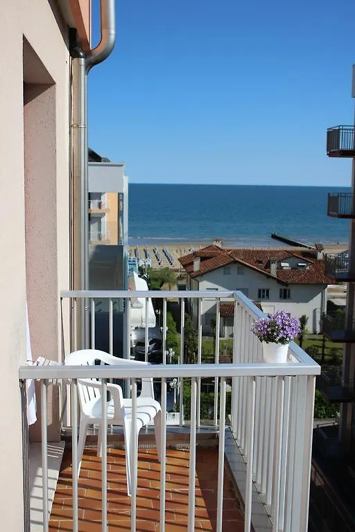 Menfi Hotel Lido di Jesolo 3*,